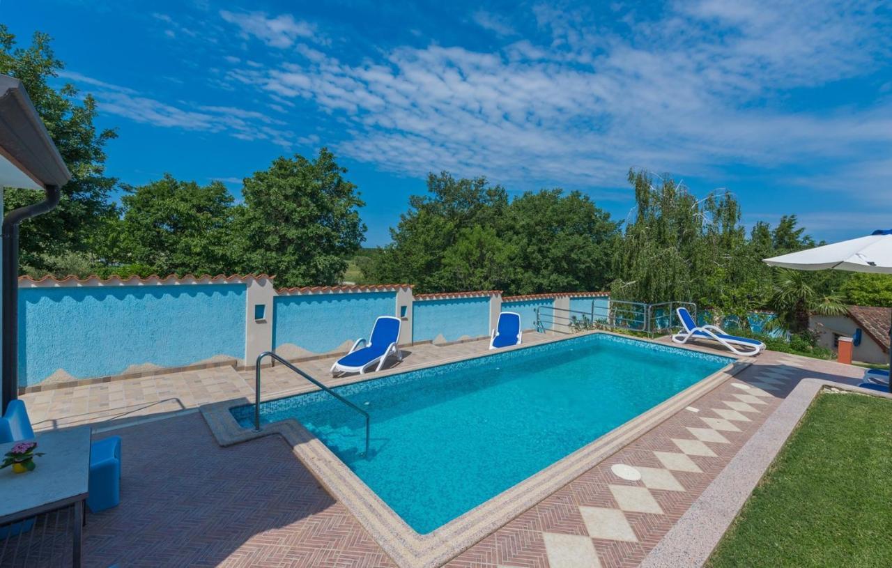 Villa Anita With Common Pool Vrvari Exterior photo